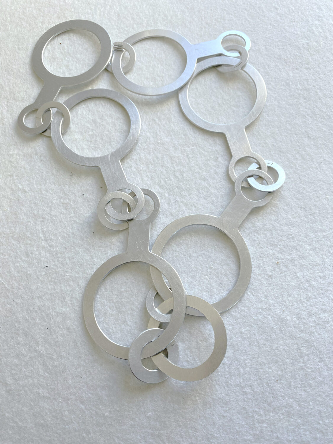 Schmuckkette aus Aluminium, Produktfoto